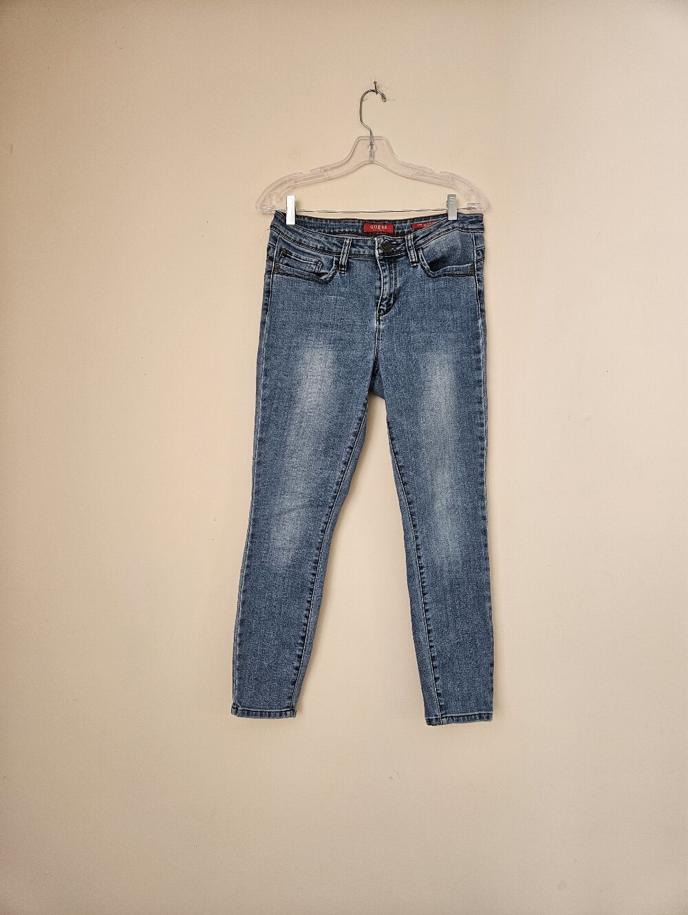 GUESS Women's Beyla Fit Cury Mid Rise  Skinny Jeans in Medium Blue Wash, Size 29